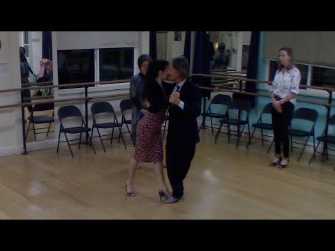 Argentine Tango intermediate class with Miranda: change of direction and forward ochos