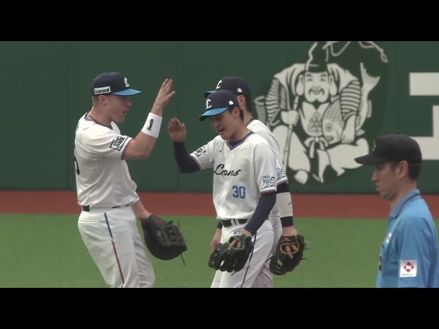 [Inicio de la 2.ª entrada] strike tiro ¡ Hiyu Motoyama de Los Lions realiza un buen lanzamiento a segunda base para evitar un pinchazo! 29 de junio de 2025, Saitama Seibu Lions vs. Hokkaido Nippon-Ham Fighters