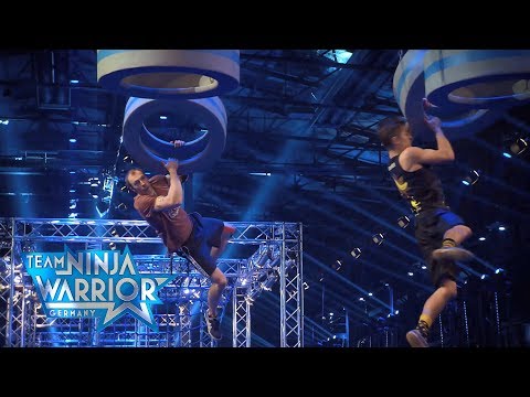 Team Ninja Warrior Germany | 1 . LAUF - Simon Brunner vs. Philipp van der Grinten