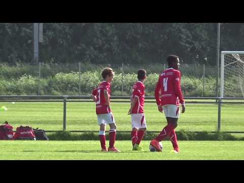 Voor aanvang DOVO JO12-1 - SDVB JO12-1 oefenwedstrijd