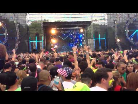EDC NYC 2013 Day Two - Gareth Emery
