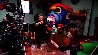 Don't Hug me I'm Scared TV Series Behind the Scenes