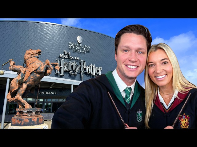 Vídeo relacionado con Widdop and Co Warner Bros Harry Potter Alumni - Pancarta colgante Gryffindor