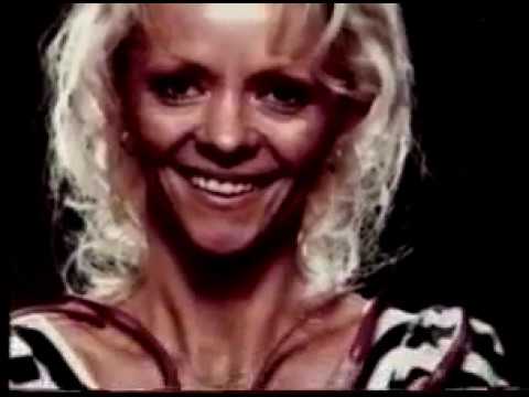 Lee Redmond long fingernails