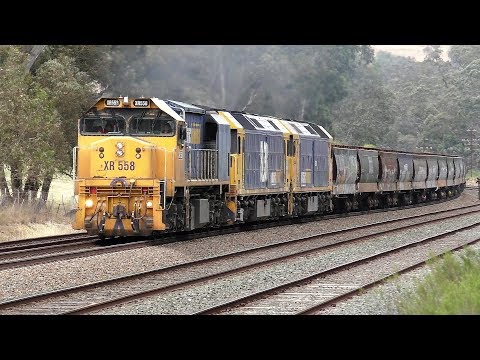 XR558-BL33-G540 on 4KC6 ex Hopetoun to Junee loaded feed grain at Tallarook. 12-12-18.  11.53.28.