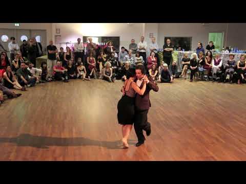  Alexis Quezada  and  Céline Giordano  are  dancing  to  the  tango  "  Esta Noche De Luna  "  by  Ricardo Tanturi  in  2018