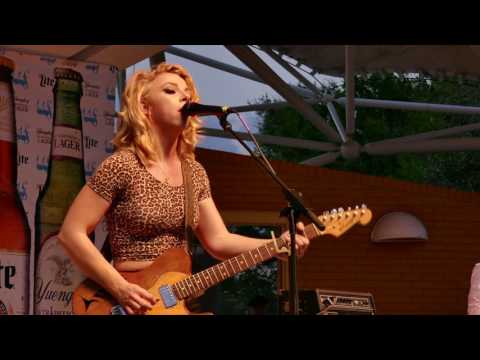 Samantha Fish 2017 03 11 Bonita Springs, Florida - Bonita Blues Festival - Road Runner