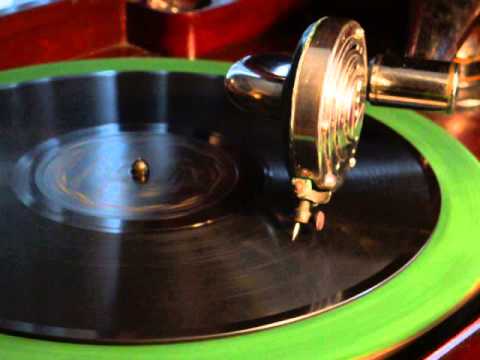 Voice of Victor / "Mama Ines" -  Havana Novelty Orchestra