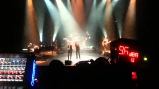 Alex Beaupain &amp; La Grande Sophie - Contre le vent - @Olympia 130513 ( Après moi le déluge )