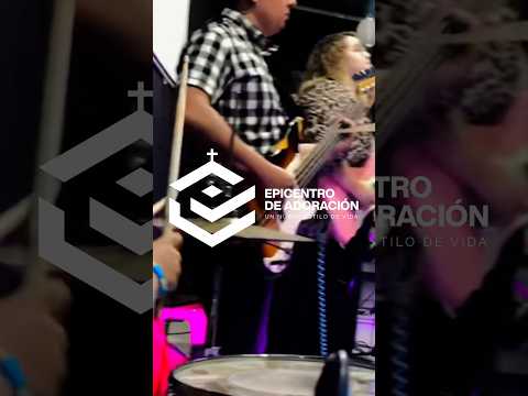 Todos los domingos a las 6:00pm acompáñanos en nuestros servicios generales en Epicentro
