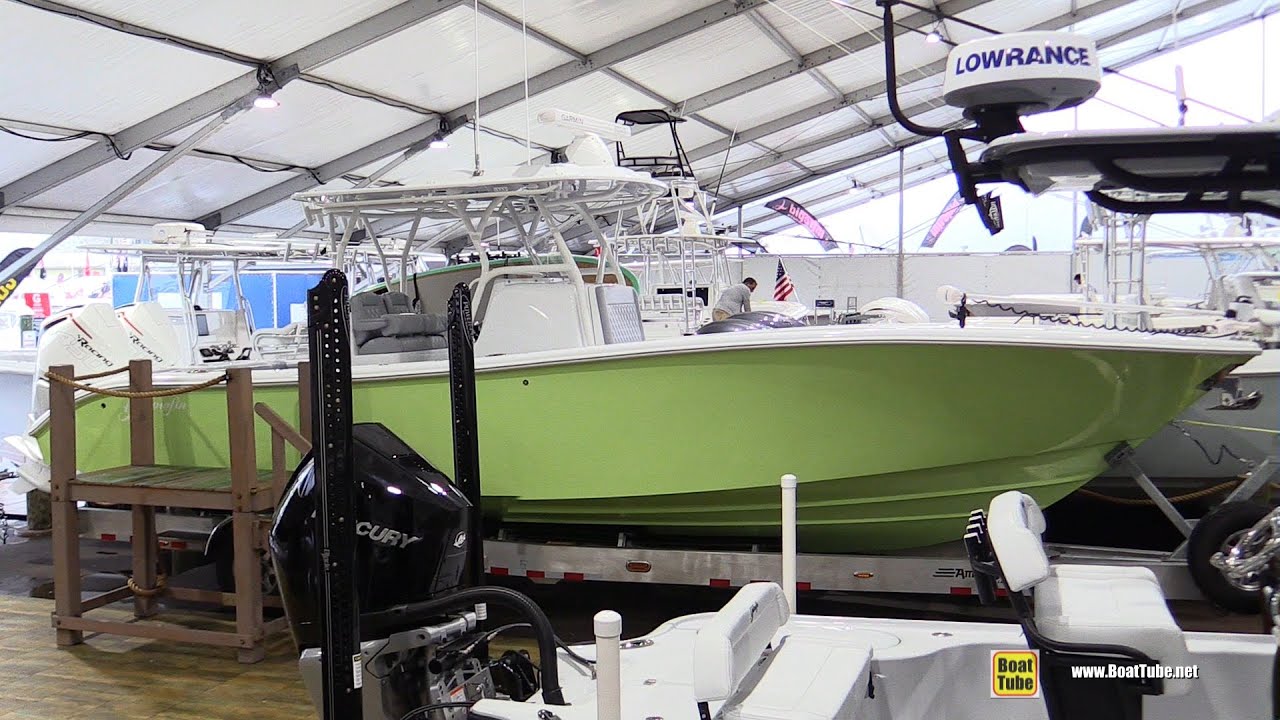 Yellowfin 32 Center Console Walkaround Tour - 2020 Fort Lauderdale Boat Show