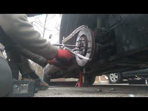 Harbor Freight 8 In. Three-Jaw Gear Puller