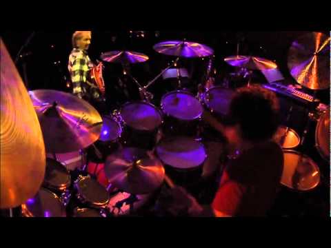 Simon Phillips (L. Ritenour & M. Stern) - Big Neighborhood, [drums only camera]