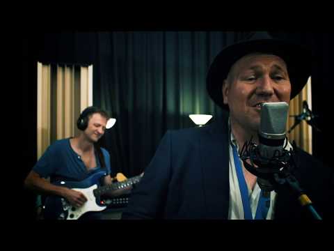 GAV BROWN - YELLOW SUBMARINE (Official Video) by Gav Brown with the Gav Brown Band