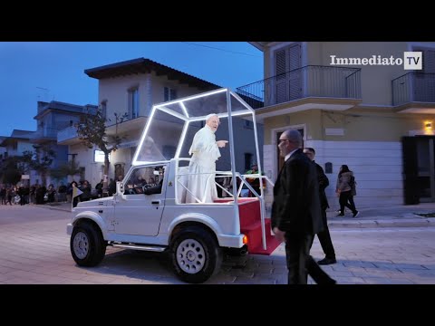 GARGANO: IN GRANDE CRESCITA IL CARNEVALE DI SAN NICANDRO. E SPUNTA IL CARRO "PAPALE"