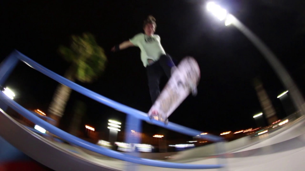 Erik García: 'Revolution Nights' en Skate Agora