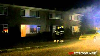 preview picture of video 'Twee gewonden bij brand in Surhuisterveen'