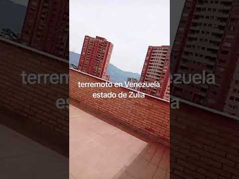 M7.5 Earthquake shakes a high rise hotel in Maracaibo, Zulia, Venezuela