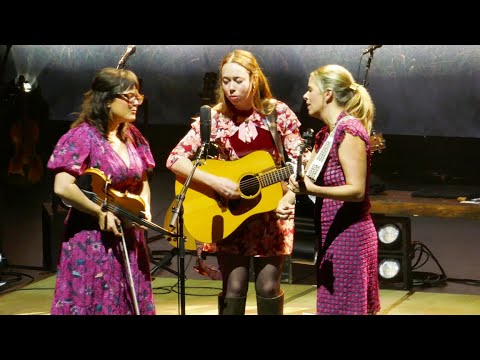 I'm With Her [Sara Watkins, Sarah Jarosz, Aoife O'Donovan] - 11/11/25 - NYC - Complete show (4K)