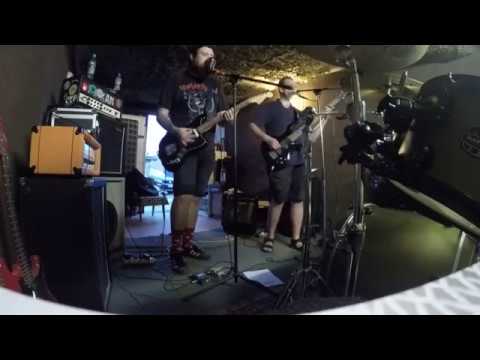 Kazostroj - KZSTRJ - Chcem zmiznúť z tohto mesta (z garáže, cover Avanavany)