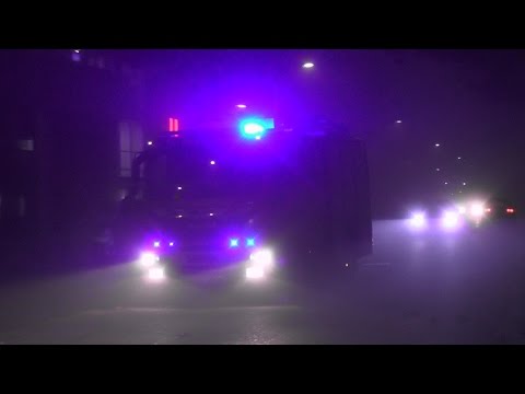 P1, Brandweer Heerenveen [TS 02-6432] naar liftopsluiting Abe Lenstra Stadion Heerenveen
