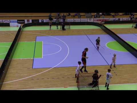 Gropen 1 - Vintrosa 2 Innebandybus till förmån för Min Stora Dag  2017