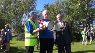 preview picture of video 'LDWA 100 mile walk, 2013 - Official Start'