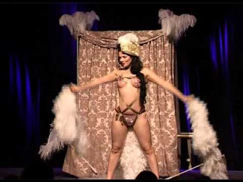 Lola The Vamp in burlesque show Milonga Del Angel