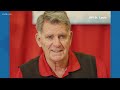 Fans salute Cardinals broadcaster Mike Shannon as he calls it a career