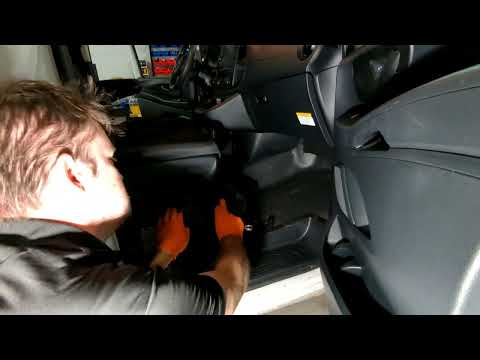 2014-2024 Mercedes-Benz Vito Metris How to Disconnect Battery Negative Terminal DIY W447