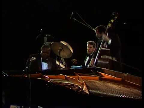 Oscar Peterson Trio - Nigerian Marketplace