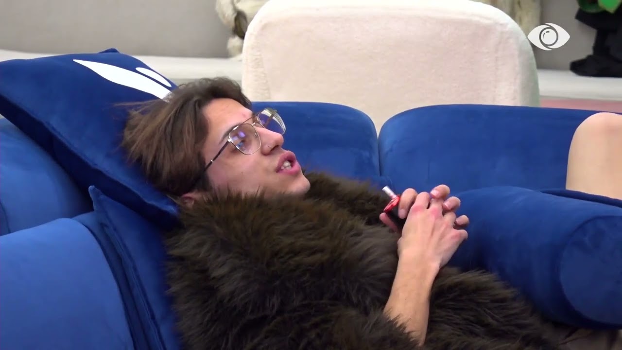 Po ja morre një paketë mbaje vetë/ Vserlo bisedon me Eglin