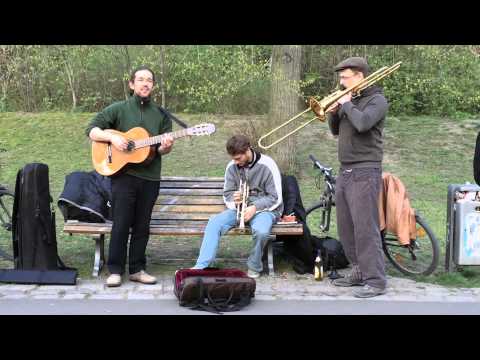 Great old school jazz band in volkspark Friedrichshain Berlin