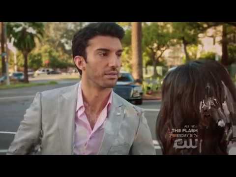 Jane the virgin - Jane finds out that Petra is pregnant