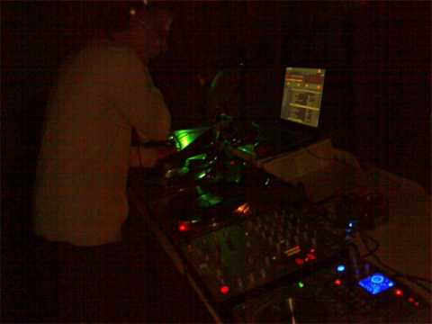 Dj Wallas & The Flamemakers-Feel the beatDragon S & The Pragmati.wmv