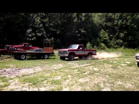 Ford 351 Cleveland vs. Chevy 350 TBI
