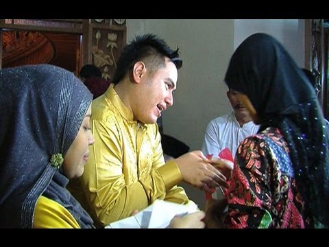 Nassar Dan Musdalifah Gelar Buka Bersama Dengan Anak Yatim -  Was Was 5 Agustus 2013