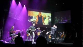 Splitting Adam performs &quot;On my own&quot; to NEED FOR SPEED at the first annual Canadian Videogame Awards