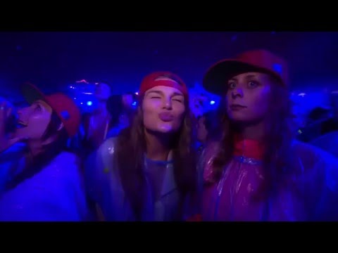 DJ Tiesto playing Aracuan at Tomorrowland