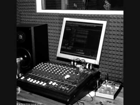 Ż.Ó.Ł.T.Y. - "Nikt"