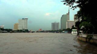 preview picture of video 'Boats on the Chao Phraya River, Bangkok; Thailand'
