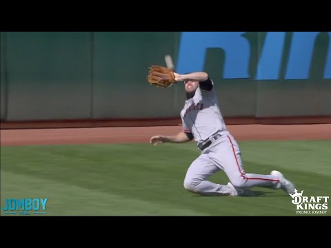 Giants outfielders drop three fly balls in a row, a breakdown
