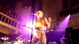 robyn - love kills live paradiso 2010-10-09