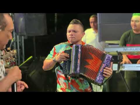 Me Rindo Majestad LIVE - Beto Zabaleta & Luis José Villa