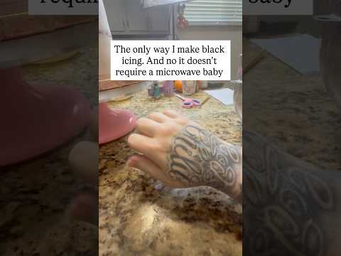 Black icing. The only way I make it