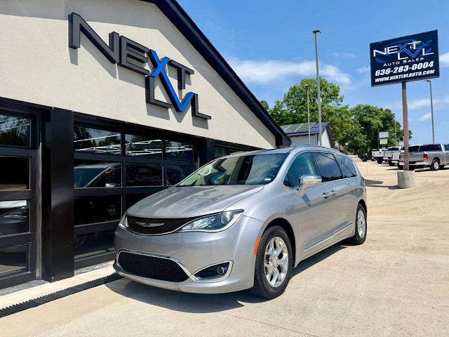 2018 Chrysler Pacifica Limited Minivan 4d - Image 81