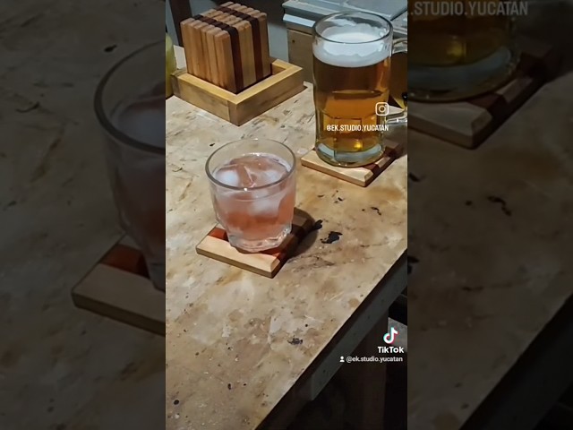 Vídeo relacionado con Posavasos de Madera Set de 10 Piezas 8x8cm - Posavasos Premium para Café, Té y Otras Bebidas - Posavasos Resistentes de Diseño Exclusivo