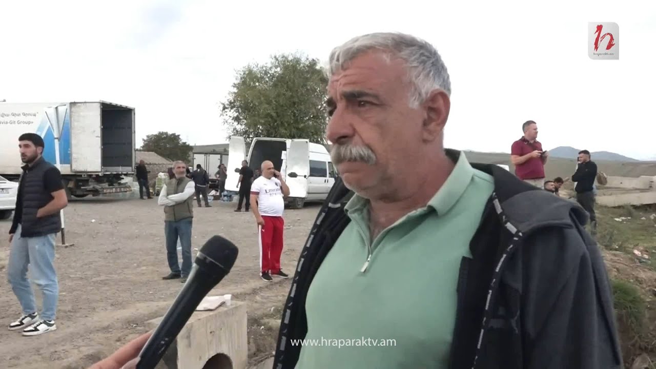 Ջուր, ուտելիք, միրգ են բաժանում Կոռնիձորի ճամփին