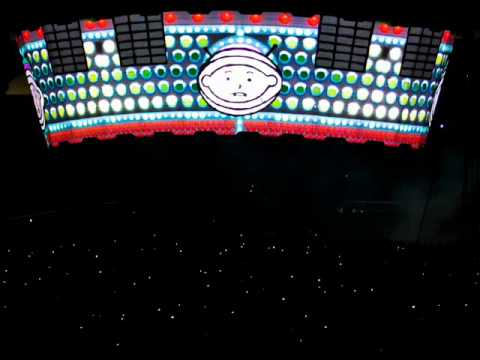 U2 - Boy Falls From The Sky - Lyrics