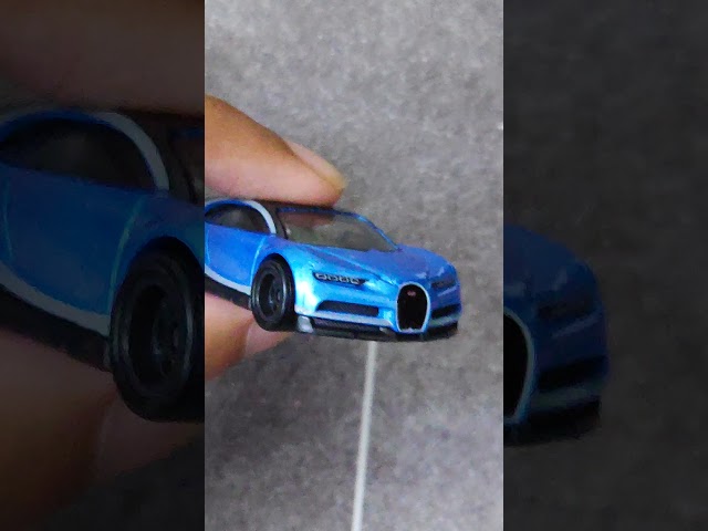 Vídeo relacionado con Hot Wheels Premium Bugatti Veyron, Car Culture Circuit Legends Vehículos para niños y niñas a partir de 3años y fans y coleccionistas adultos, colección de vehículos Car Culture a escala 1:64, HRW06